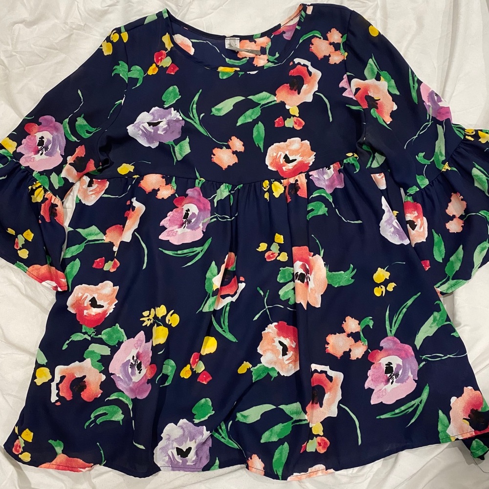 Floral boutique top